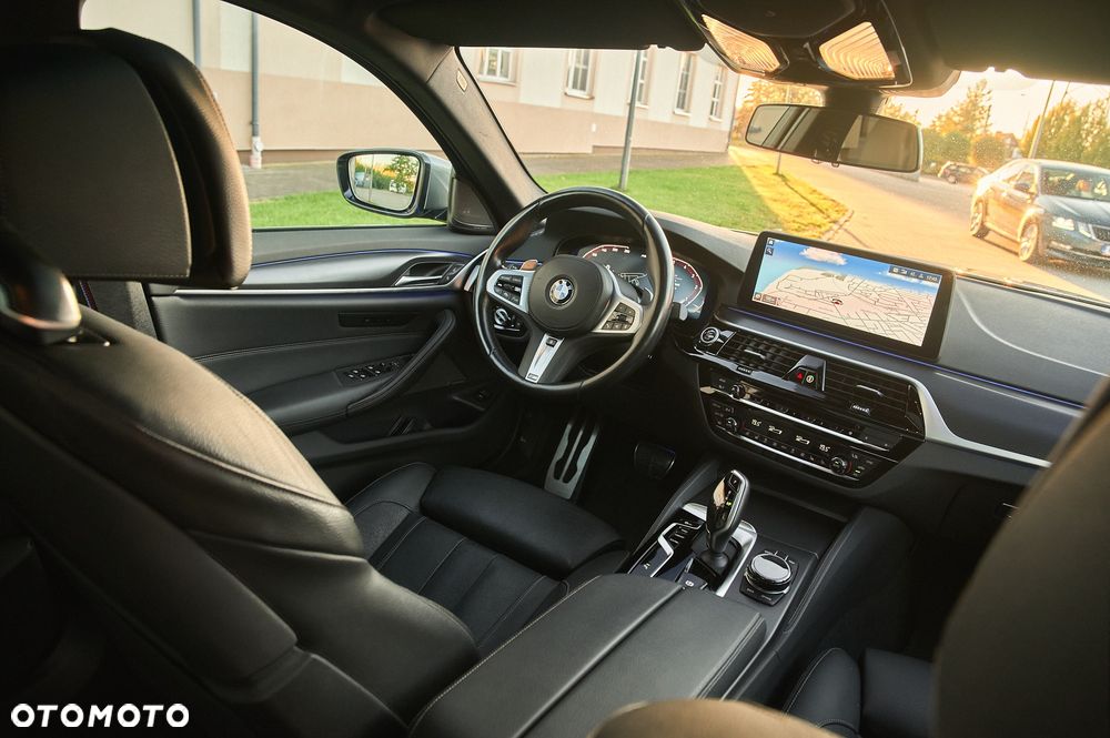 BMW Seria 5 530d xDrive - 28
