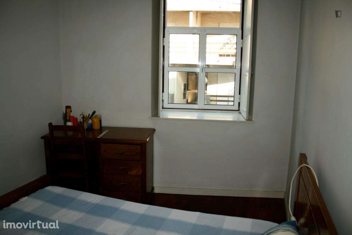 Quarto - localizado em Montes Claros Coimbra - Grande imagem: 2/11