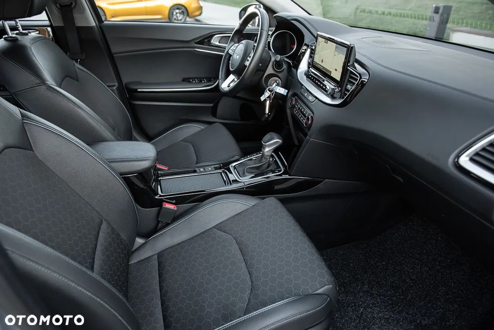 Kia XCeed 1.6 CRDi DCT7 SPIRIT - 30