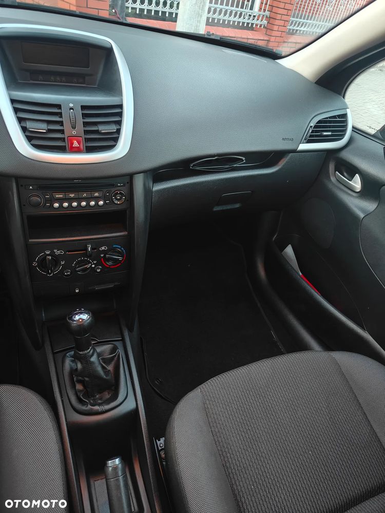 Peugeot 207 1.4 16V Trendy - 2