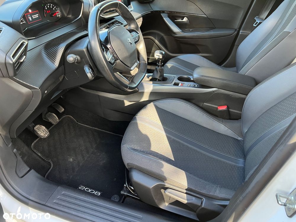 Peugeot 2008 - 9