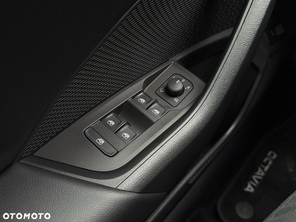 Skoda Octavia 1.5 TSI ACT Style - 25