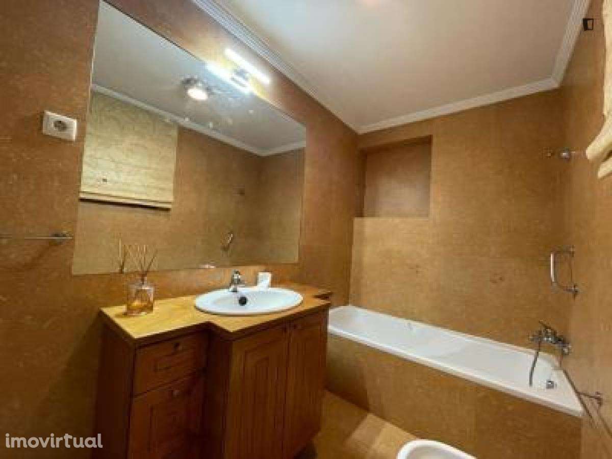 Quarto - localizado em Aveiro - Grande imagem: 5/5