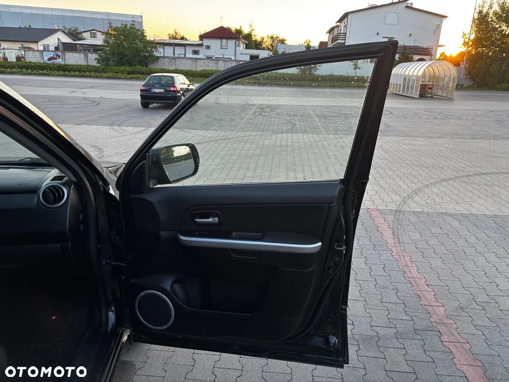 Suzuki Grand Vitara 2.4 Premium EU5 - 23
