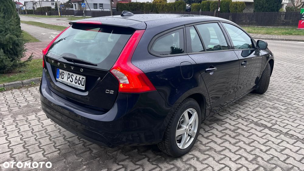 Volvo V60 D2 Momentum - 3