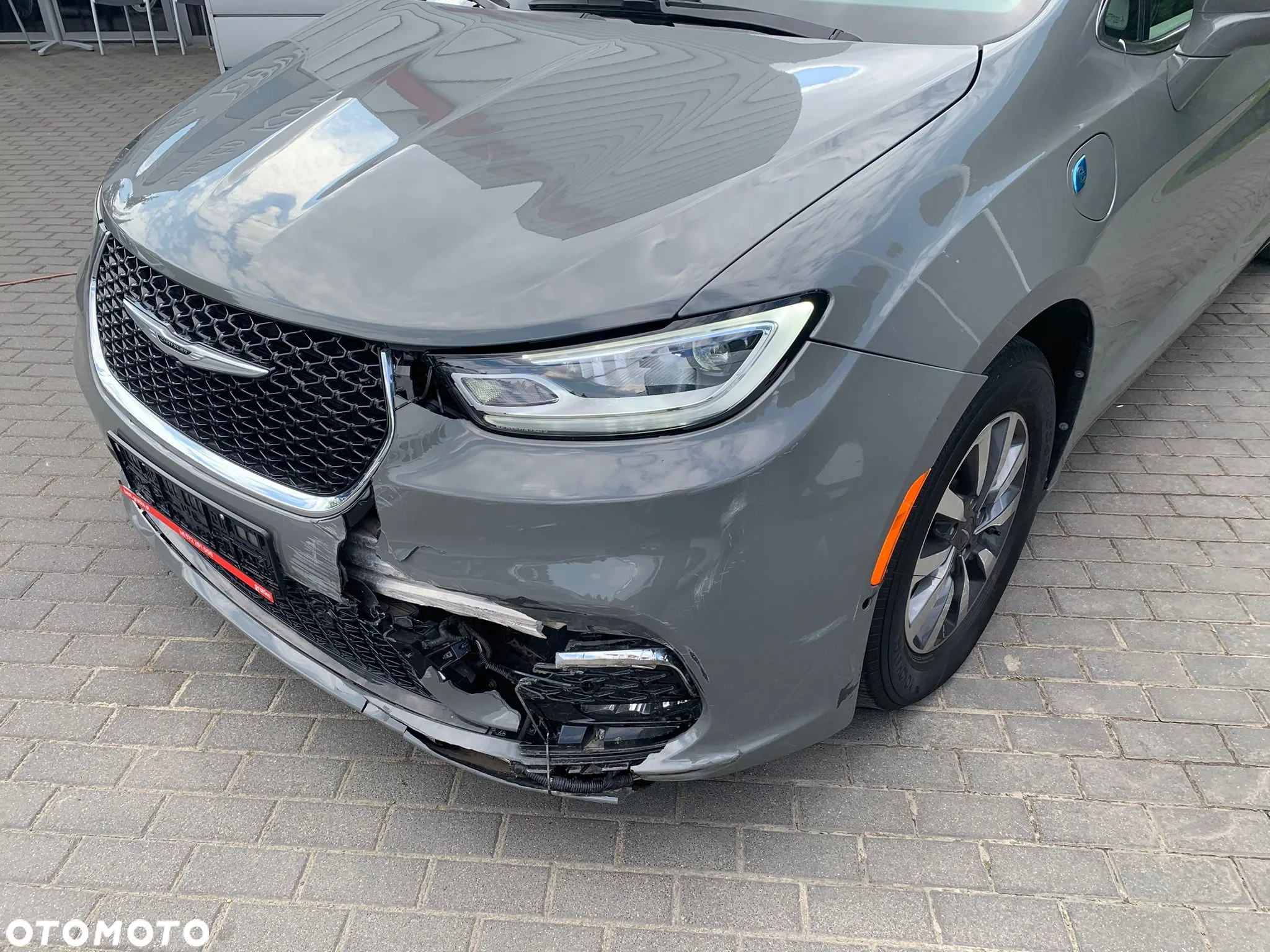Chrysler Pacifica - 6