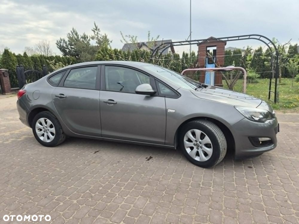 Opel Astra 1.6 Business - 9