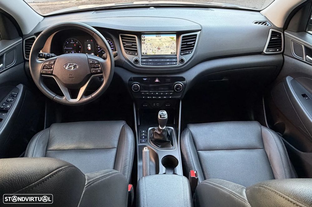 Hyundai Tucson 1.7 CRDi Executive - 27
