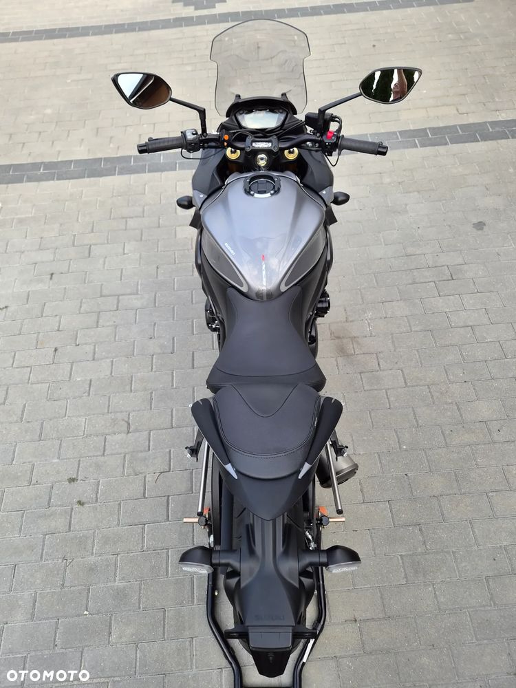 Suzuki GSX - 8