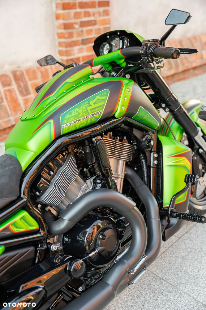 Harley-Davidson V-Rod Muscle - 16