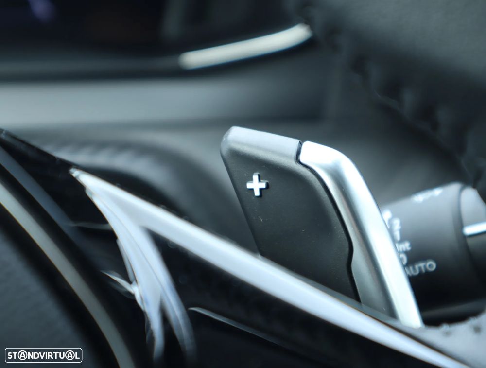 Peugeot 208 1.2 Hybrid Allure e-DCS6 - 34