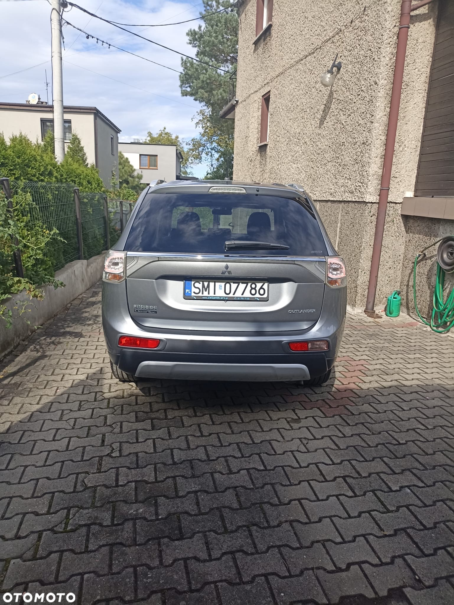 Mitsubishi Outlander - 4