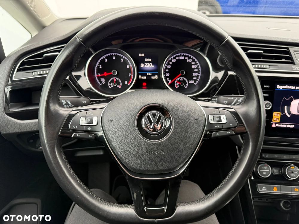 Volkswagen Touran 1.5 TSI EVO Highline - 20