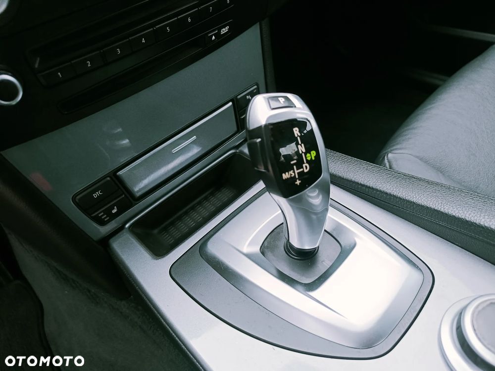 BMW Seria 5 525i - 12