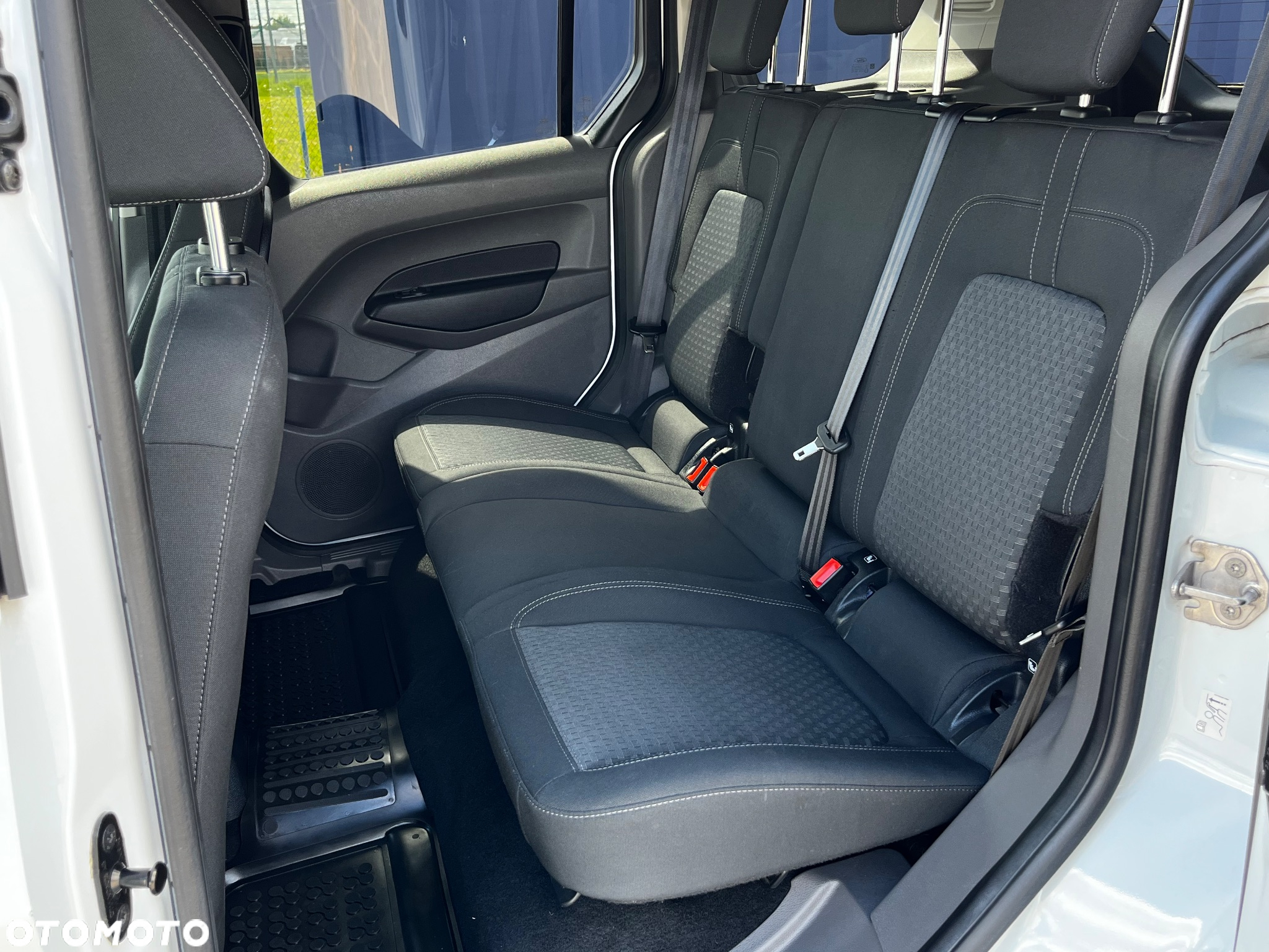 Ford Tourneo Connect - 32