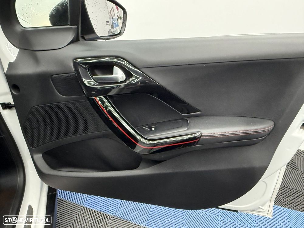 Peugeot 2008 1.2 PureTech GT Line - 18