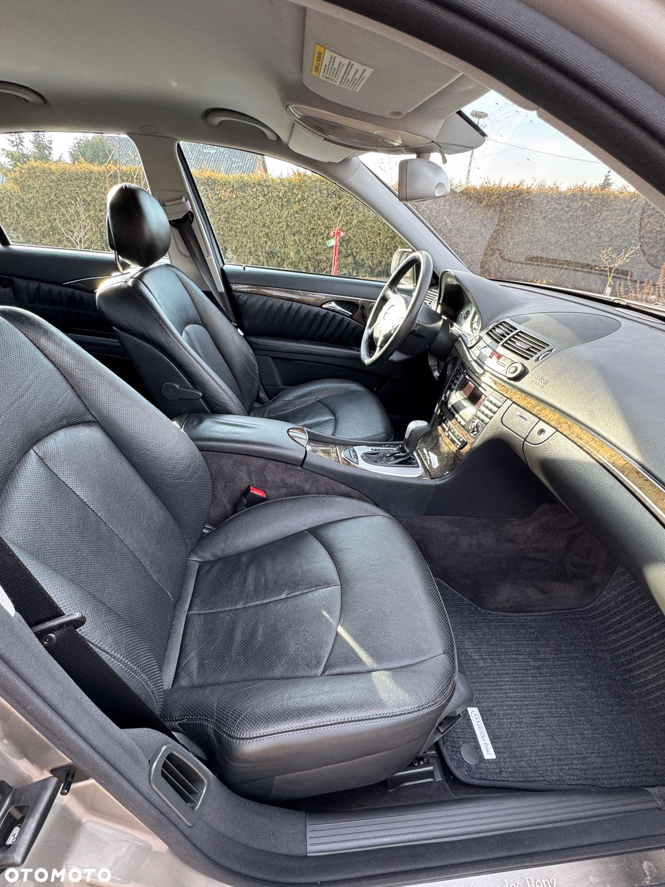 Mercedes-Benz Klasa E 500 4-Matic T Elegance - 22