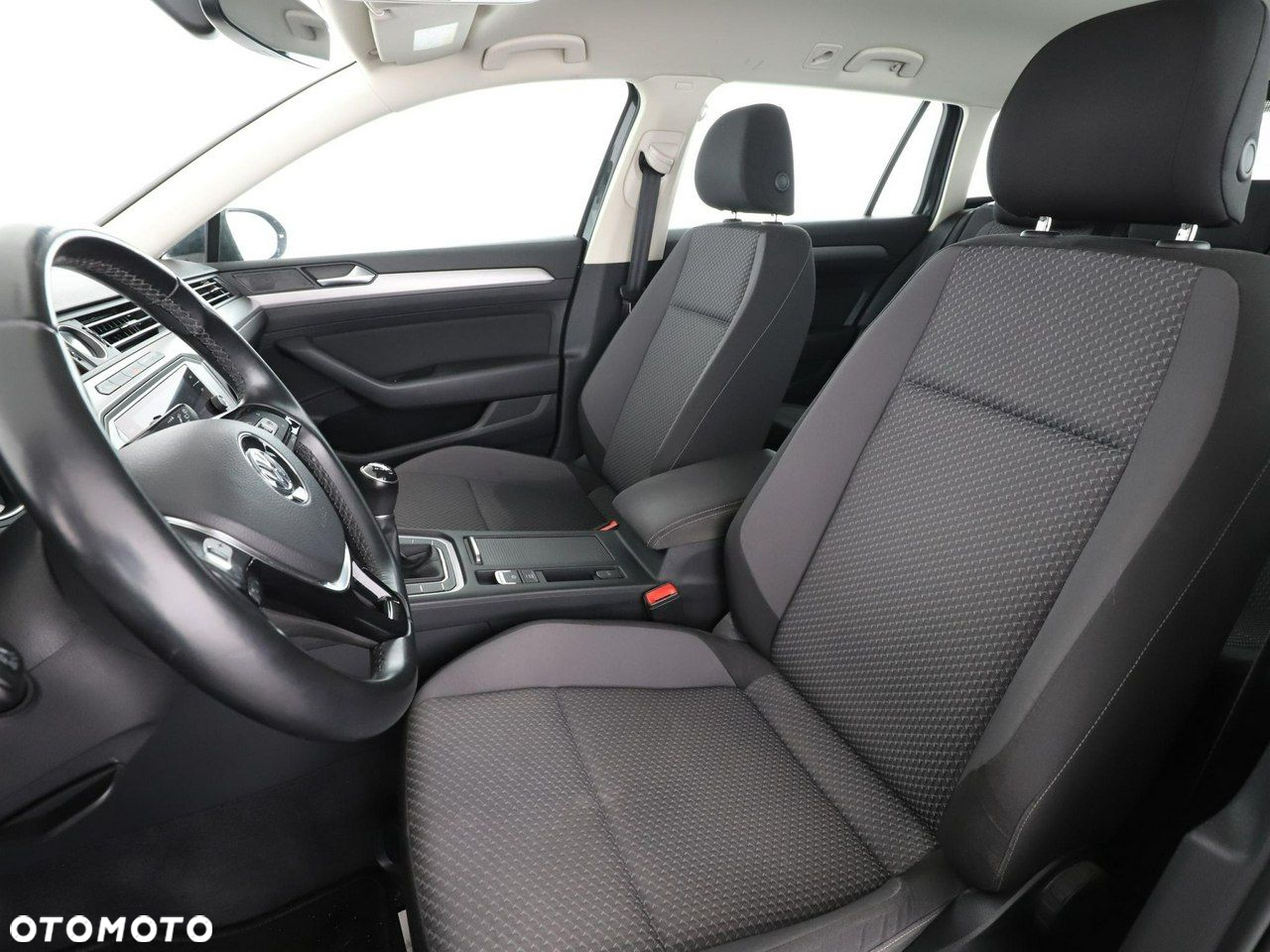 Volkswagen Passat 2.0 TDI BMT Trendline - 13