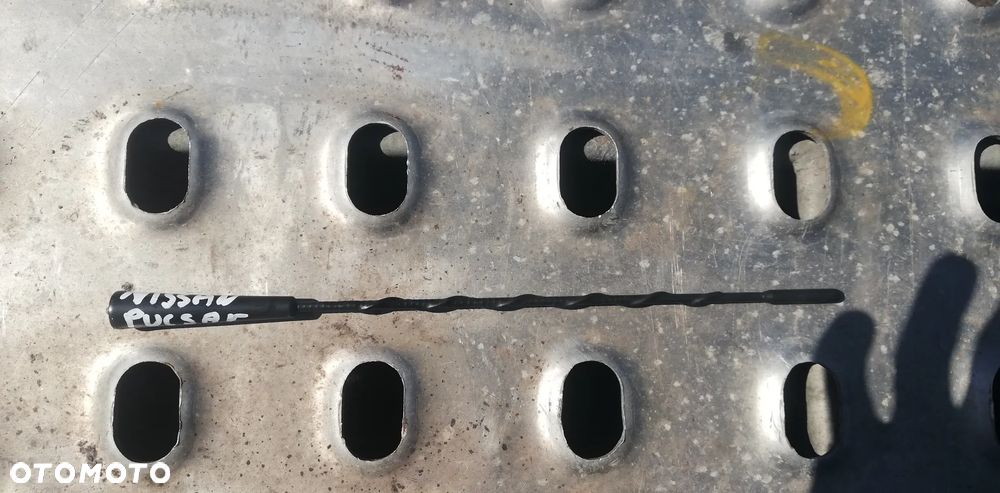 Antena Nissan Pulsar - 1