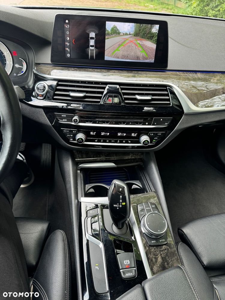 BMW Seria 5 530i xDrive Sport Line - 23