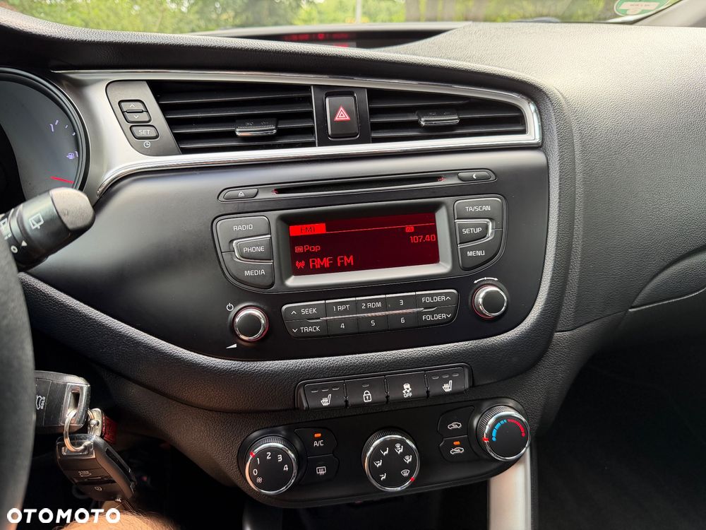 Kia Ceed 1.4 CVVT Dream Team Edition - 18