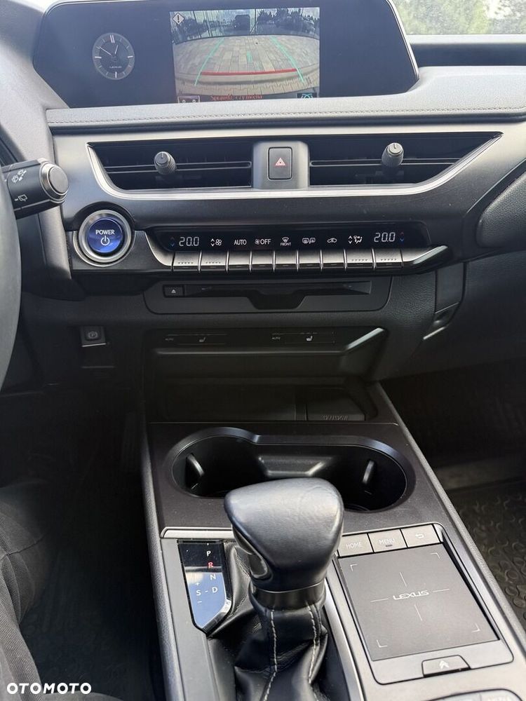 Lexus UX 250h GPF Business Edition 2WD - 13