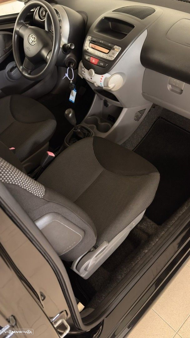Toyota Aygo 1.0 + AC - 7
