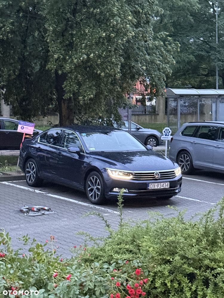 Volkswagen Passat - 8