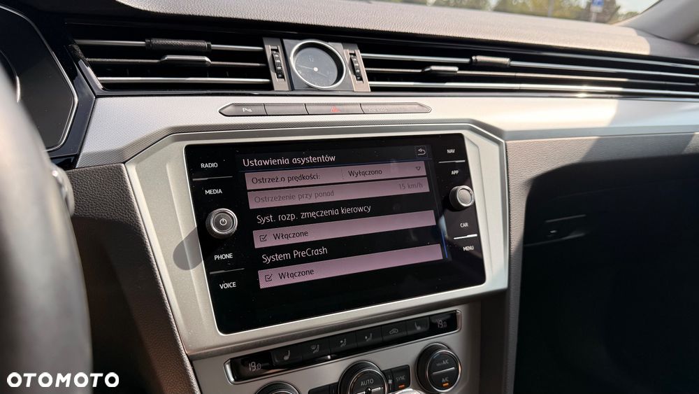 Volkswagen Passat 1.8 TSI BMT Comfortline DSG - 34