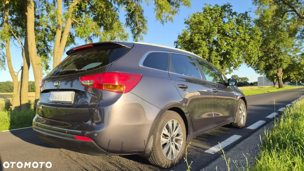 Kia Ceed - 16