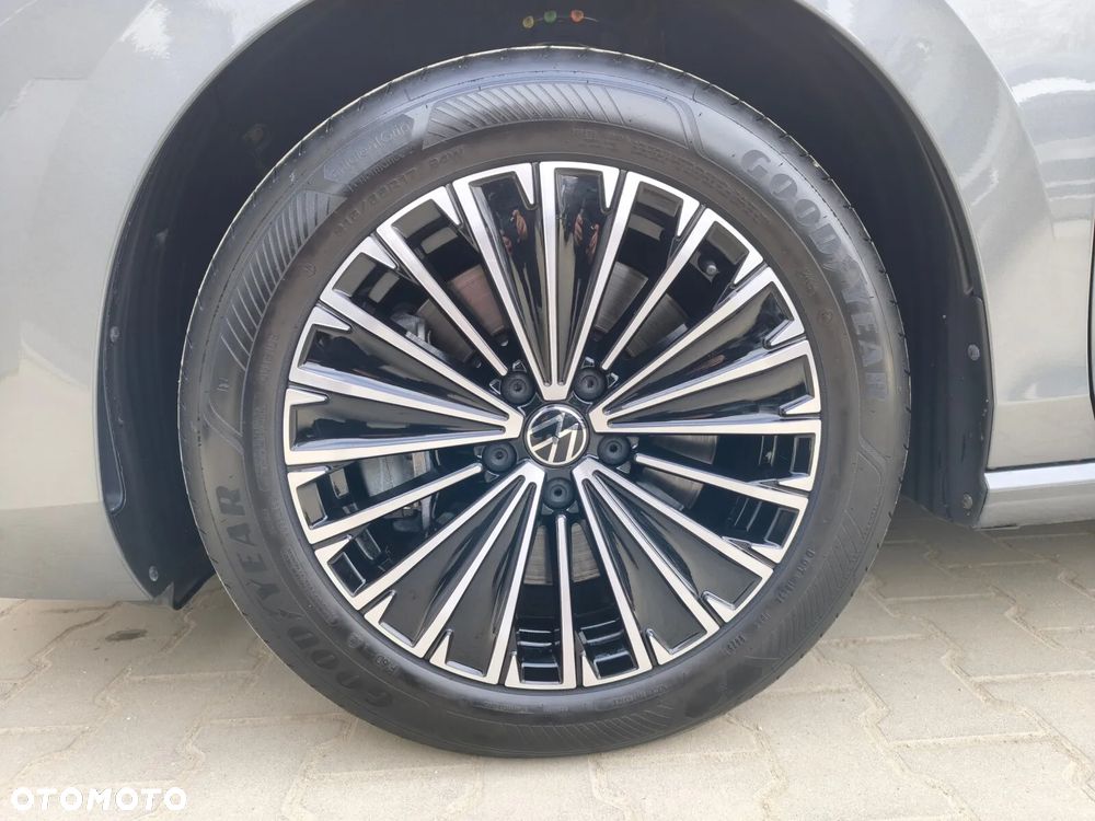 Volkswagen Passat - 5
