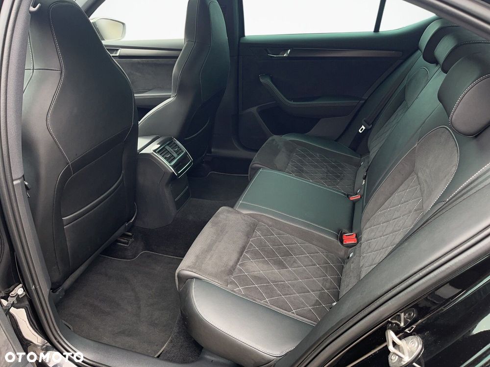 Skoda Superb 2.0 TDI SCR 4x4 Sportline DSG - 11