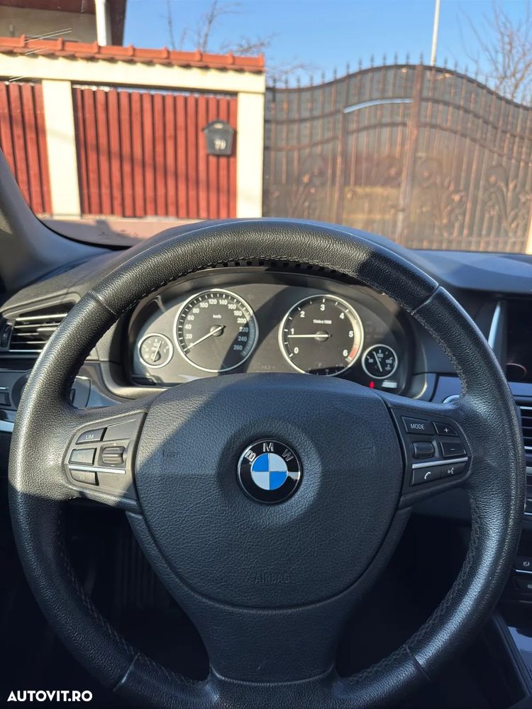 BMW Seria 5 520d xDrive AT - 9