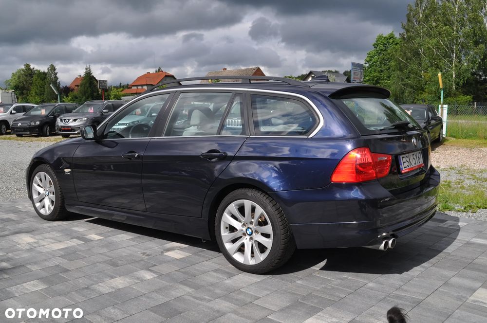 BMW Seria 3 330d xDrive DPF Edition Sport - 8