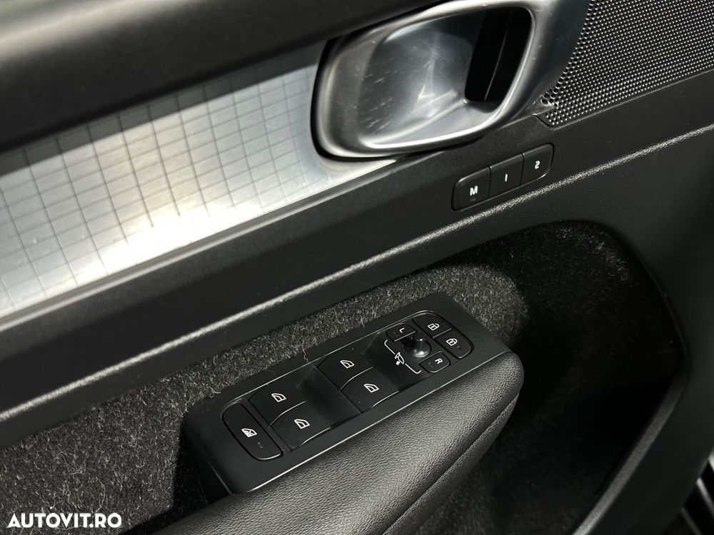 Volvo XC 40 D3 AWD Momentum - 11