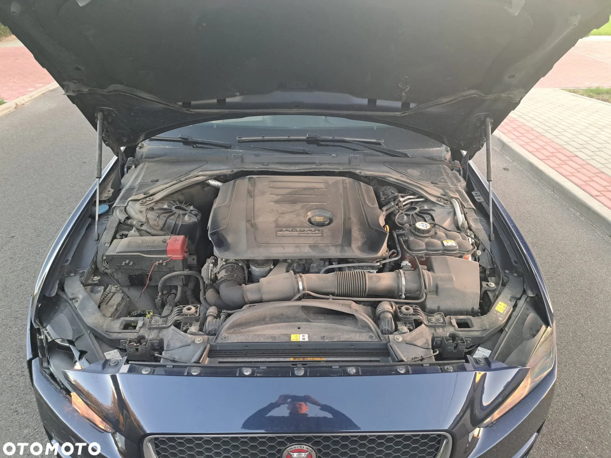 Jaguar XE 2.0 D Prestige - 16