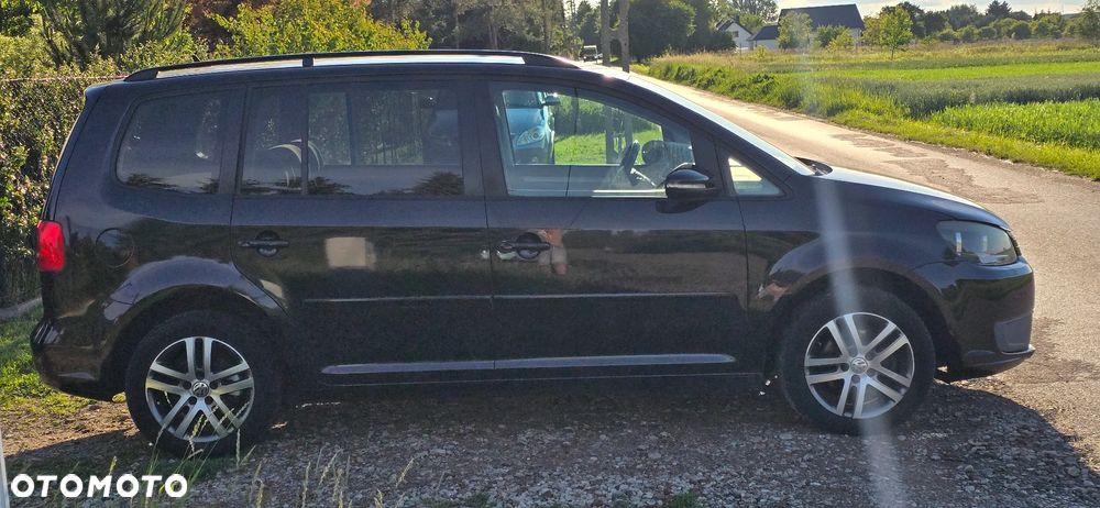 Volkswagen Touran - 10