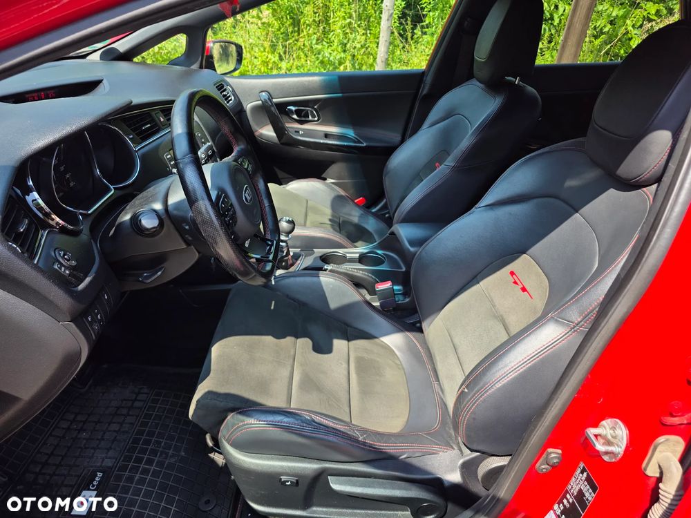 Kia Ceed - 9