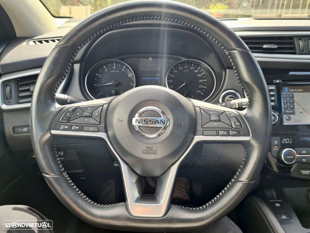 Nissan Qashqai 1.2 DIG-T N-Connecta 18 - 20