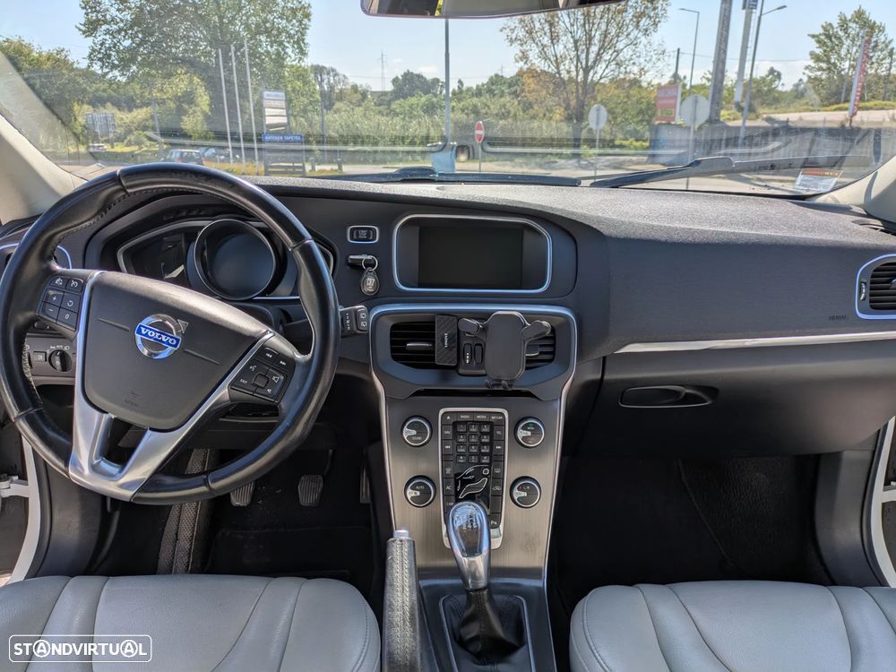Volvo V40 D2 Momentum - 9