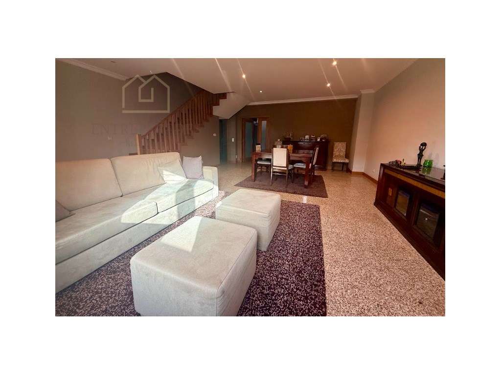 Moradia em banda T3+1 com terraço, perto da praia - para comprar em... - Grande imagem: 4/13