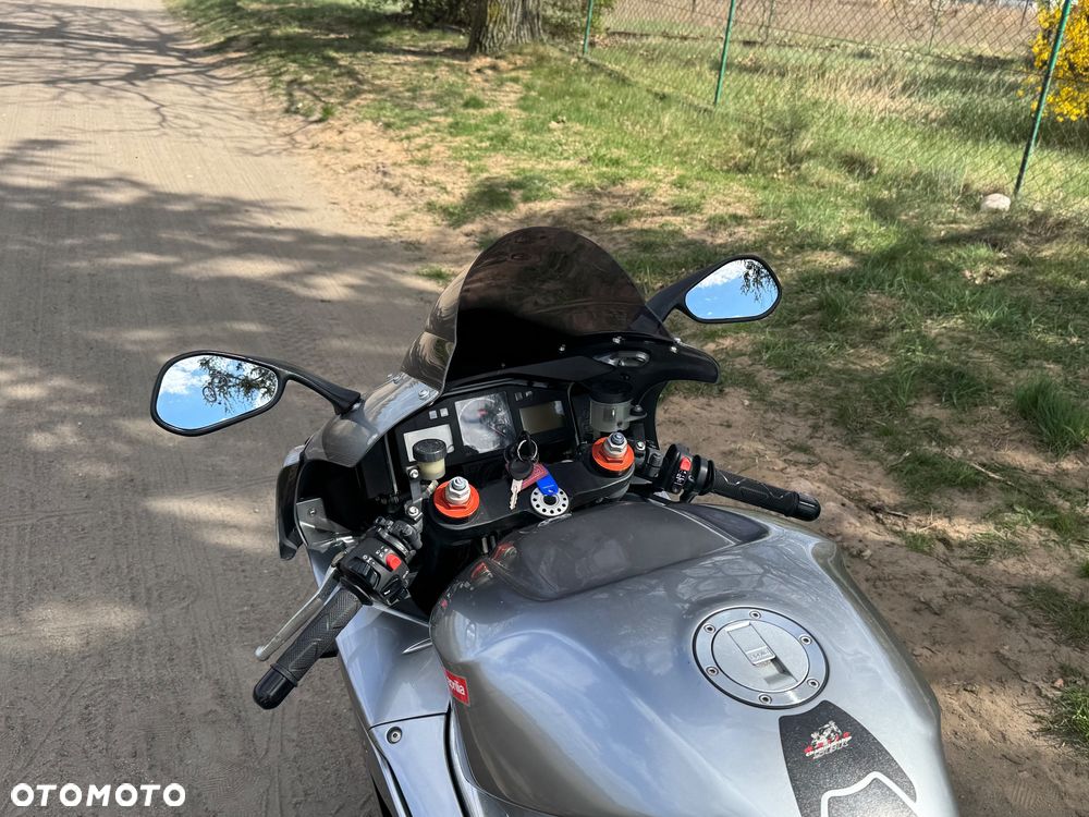 Aprilia RSV - 19