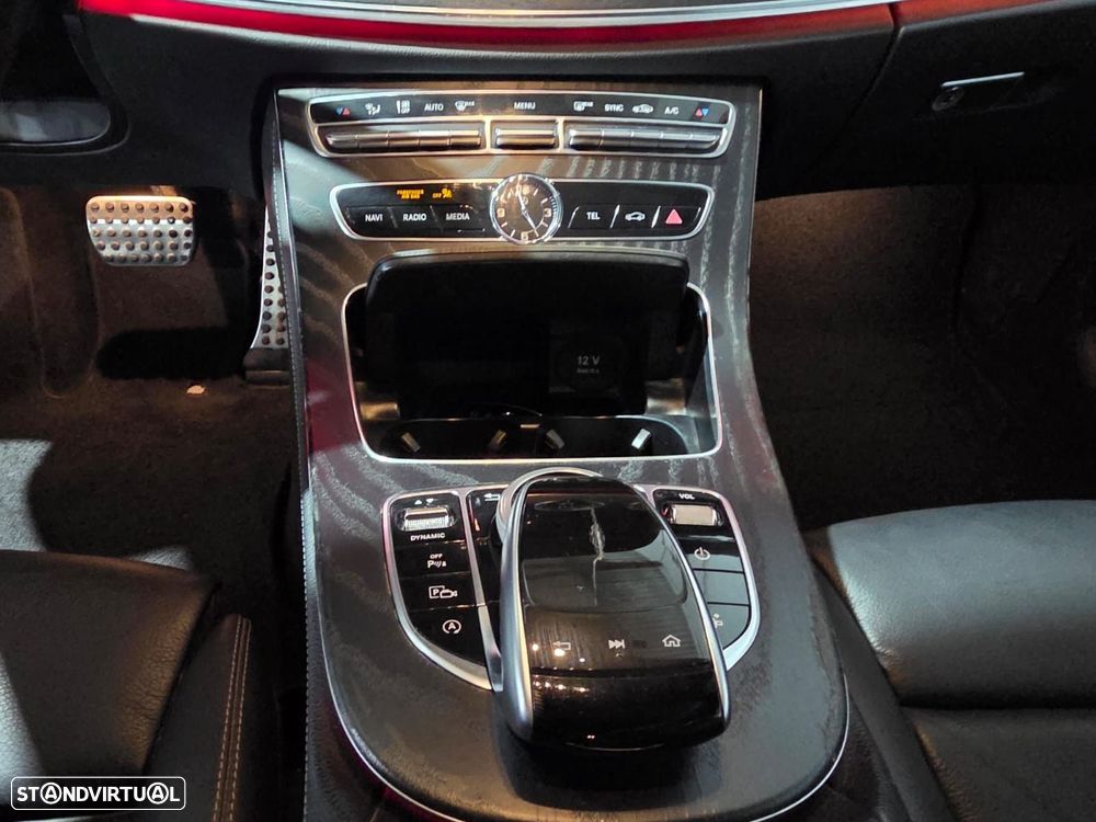Mercedes-Benz E 220 d AMG Line - 13