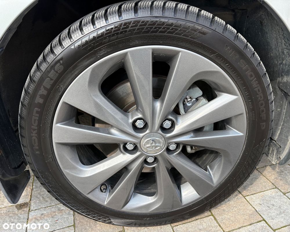 Toyota Auris Hybrid 135 Prestige - 19