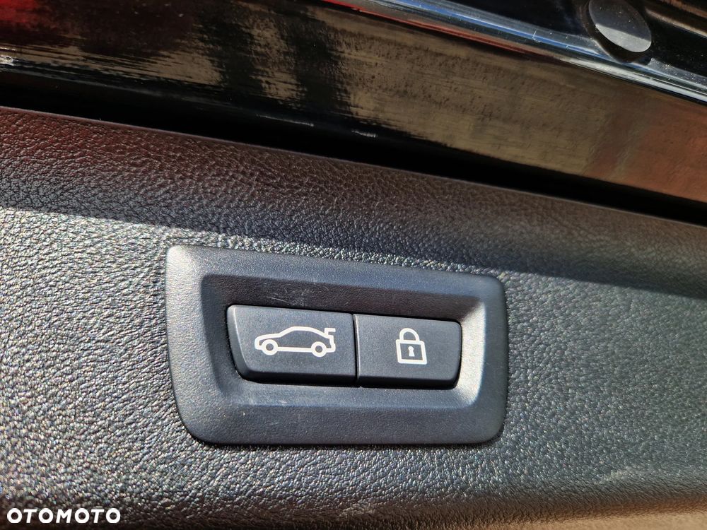 BMW Seria 5 530d Touring Sport Line - 19