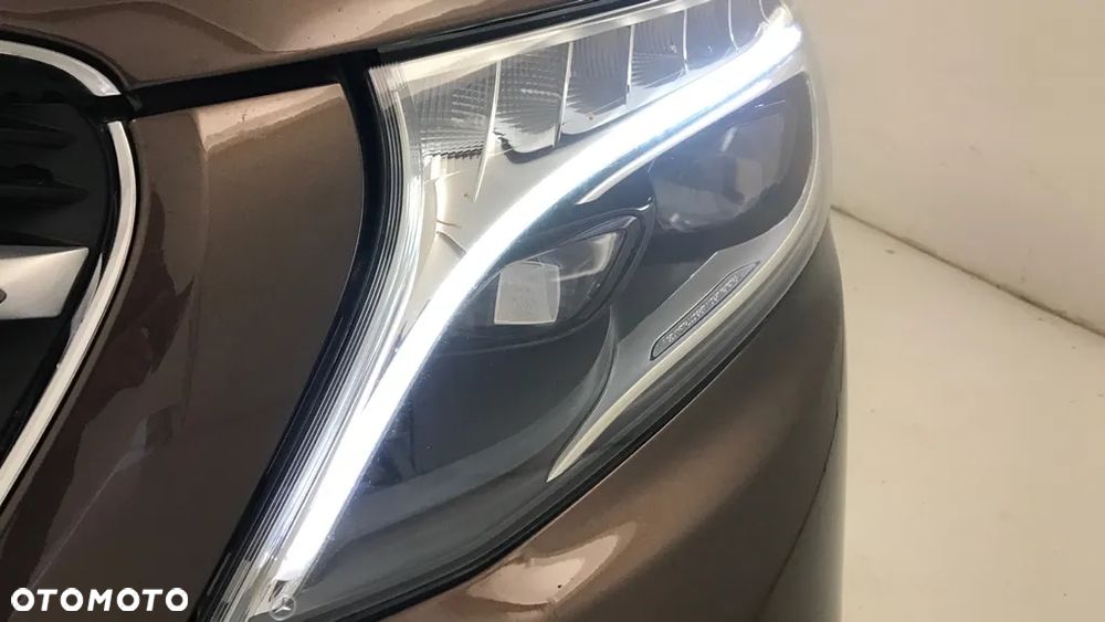 Mercedes-Benz Klasa V - 19