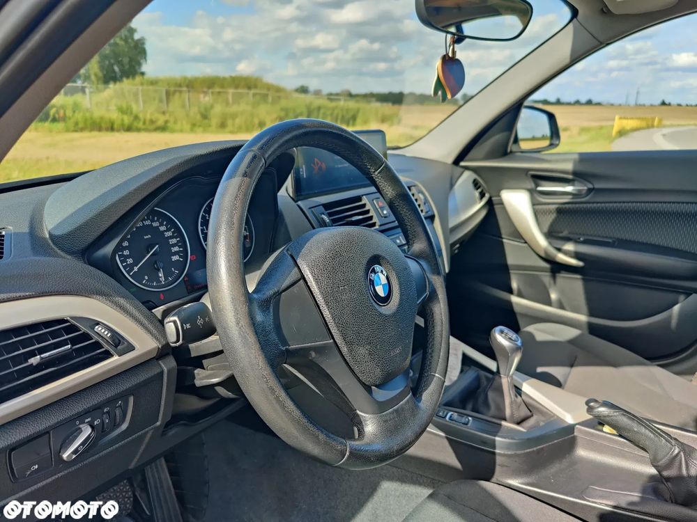BMW Seria 1 116i - 13