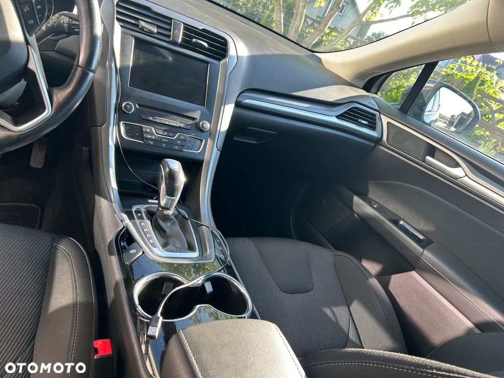 Ford Mondeo 2.0 TDCi Titanium PowerShift - 11