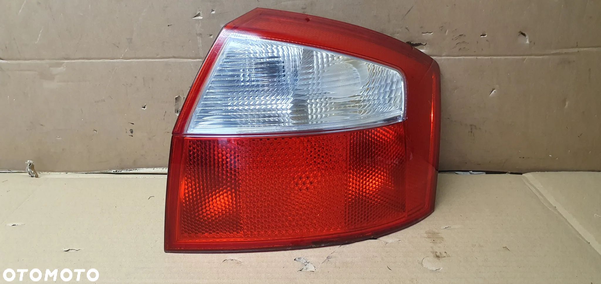 Lampa prawy tył tylna prawa Audi A4 B6 Sedan 8E0945096C - 1