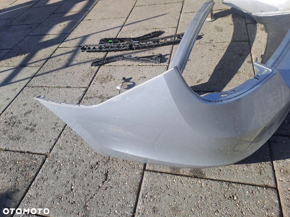 Skoda Rapid LIFTBACK zderzak tylny z PDC kod lakieru LA7W-9156 belka ślizgi i inne - 7